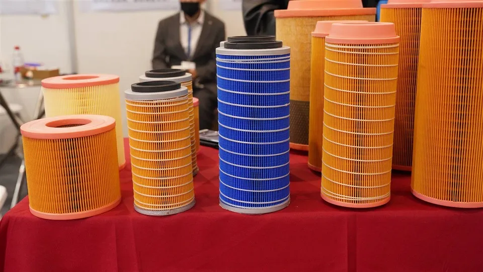 Nuovi arrivi parti del motore Filtro olio argento di alta qualità